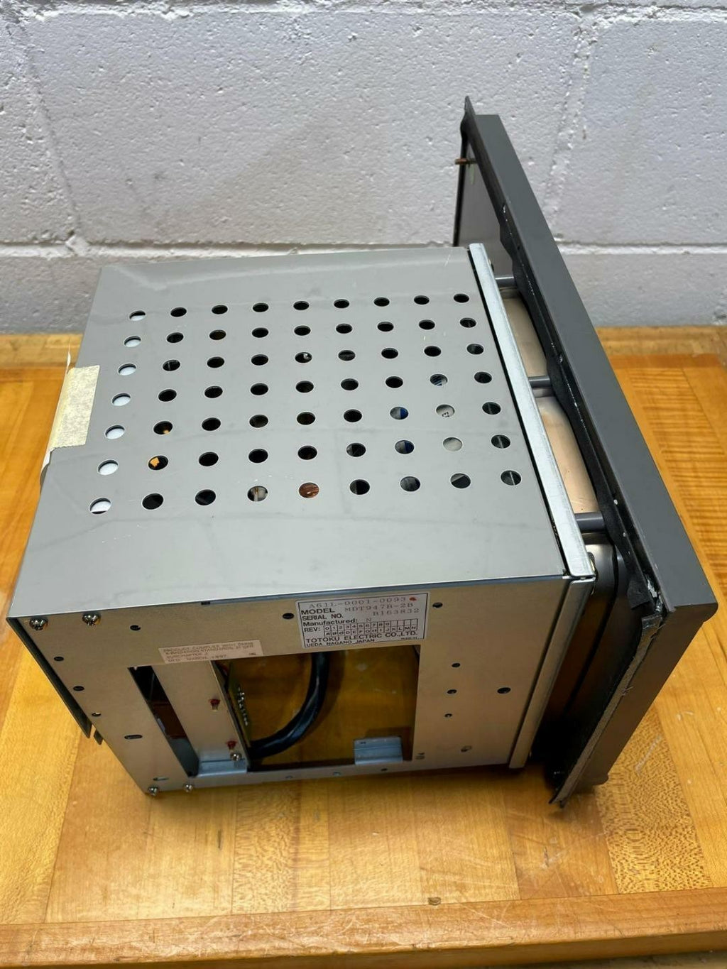Fanuc 18-MB A02B-0120-C041/MAR Operator Panel 9 Inch Mono CRT/MDI Unit in MN