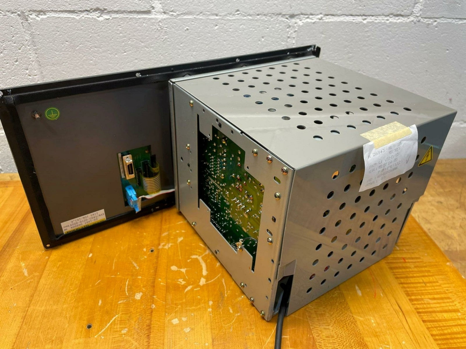 Fanuc 18-MB A02B-0120-C041/MAR Operator Panel 9 Inch Mono CRT/MDI Unit in MN